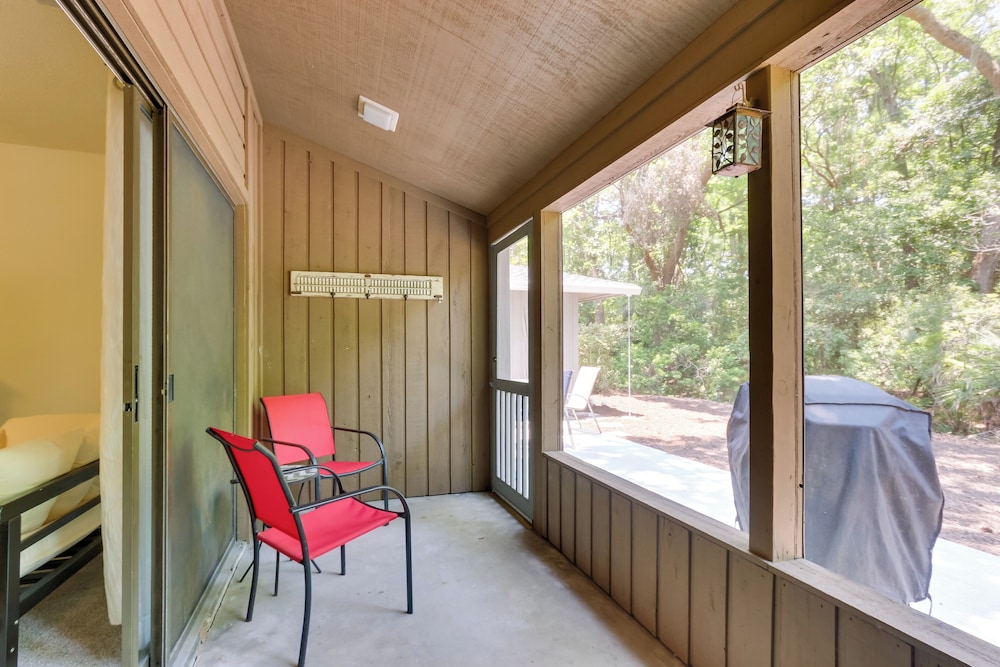 Furnished Patio: Hilton Head Island Resort Cottage view 5