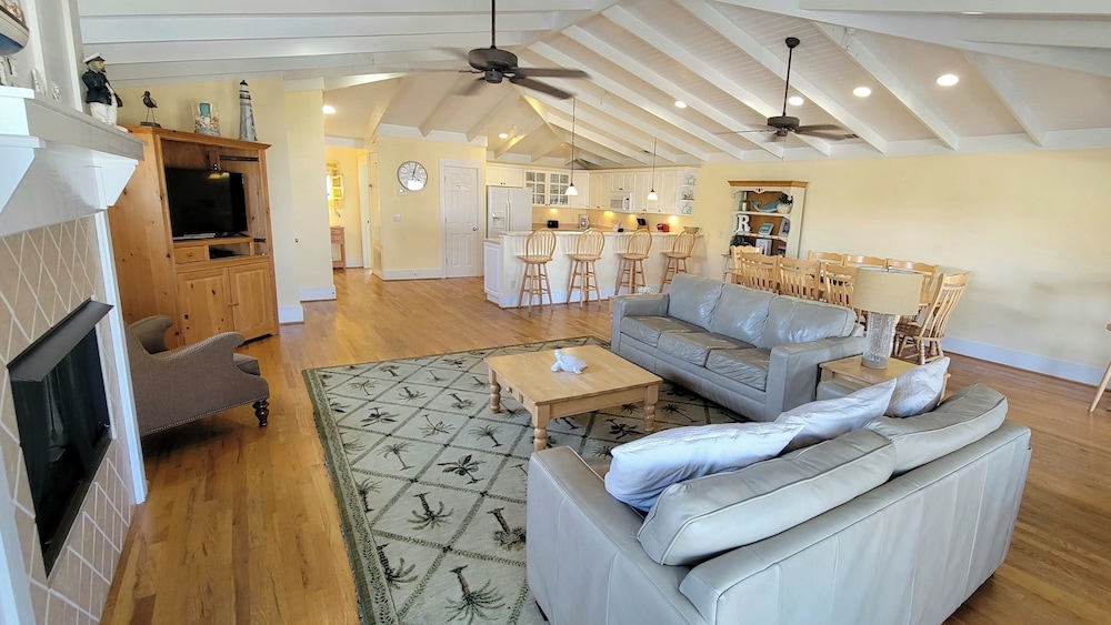 203 Butler Avenue by Tybee Vacation Rentals