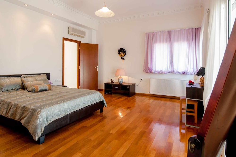 Villa Aphrodite with sea & mountain view view 4