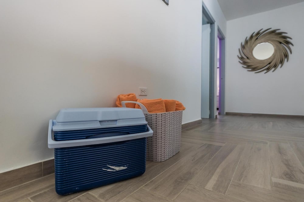 NEW Modern Stylish 6BR 6BA Villa Near Palmbeach