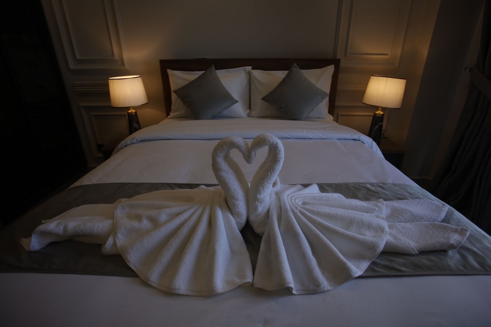 ZAR Luxury Suites Murree