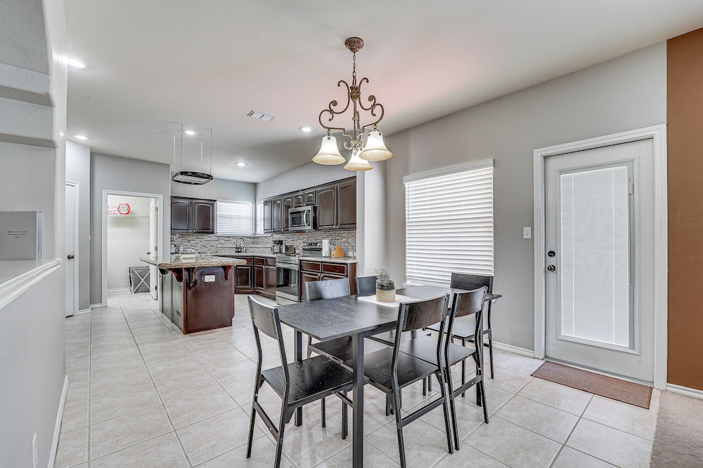 Private Theater & Pool: Spacious Mission Home