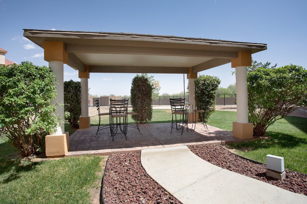 Tucumcari Vacations - Holiday Inn Express  Suites Tucumcari, an IHG Hotel - Property Image 10