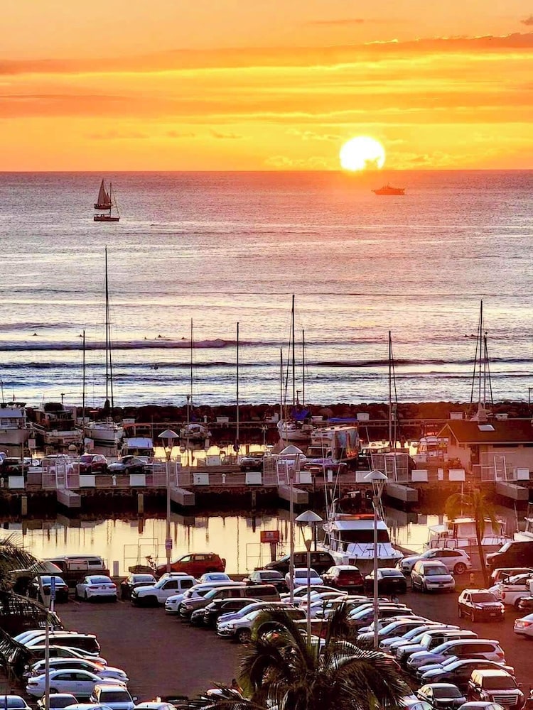 @ Marbella Lane - Cozy 2BR w/ Amazing Ocean Views