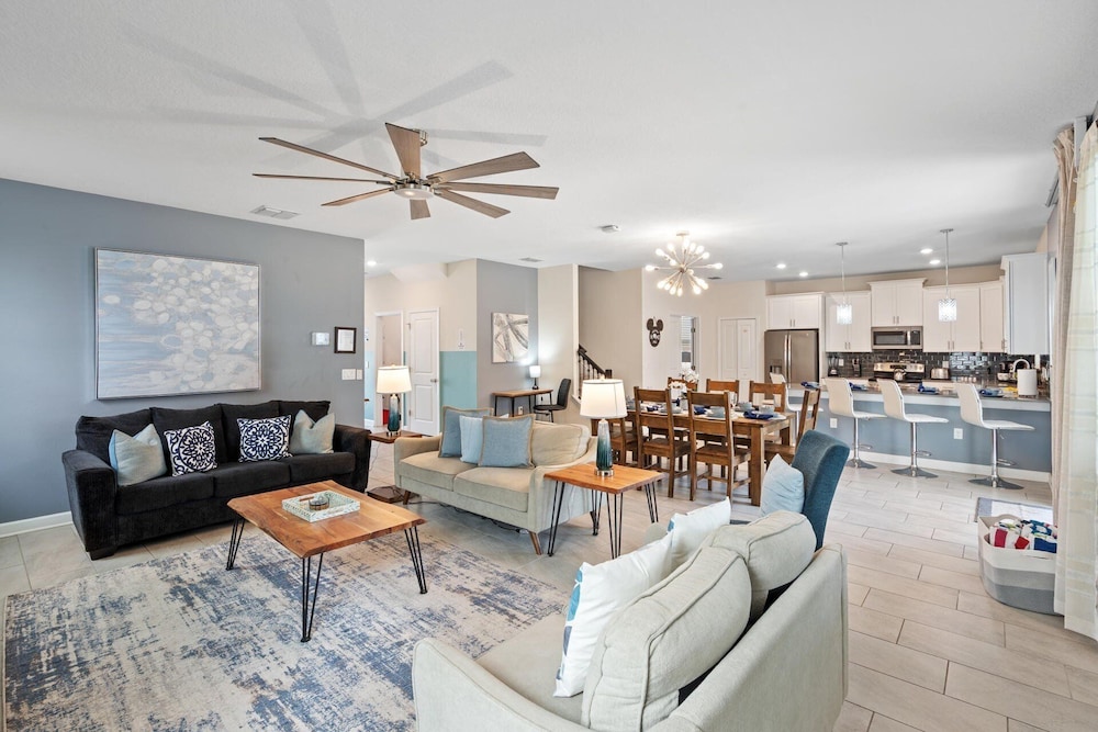 ChampionsGate Resort 8-Bedroom Vacation Pool Home - Includes Resort Clubhouse Amenity Access! 8 Home
