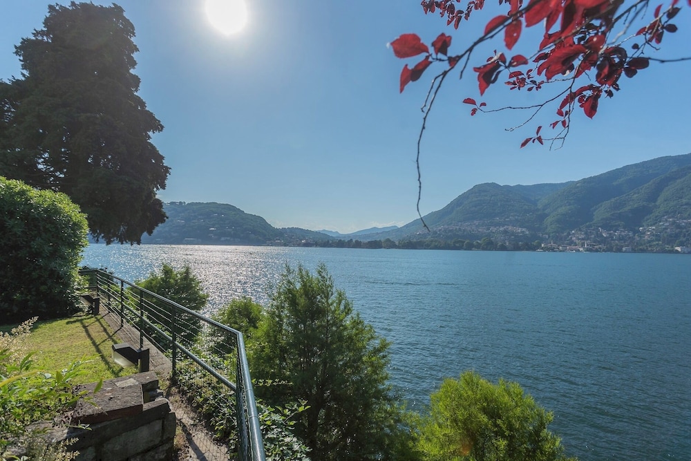 Front Lake Apartment With Private Funicular by Rent all Como