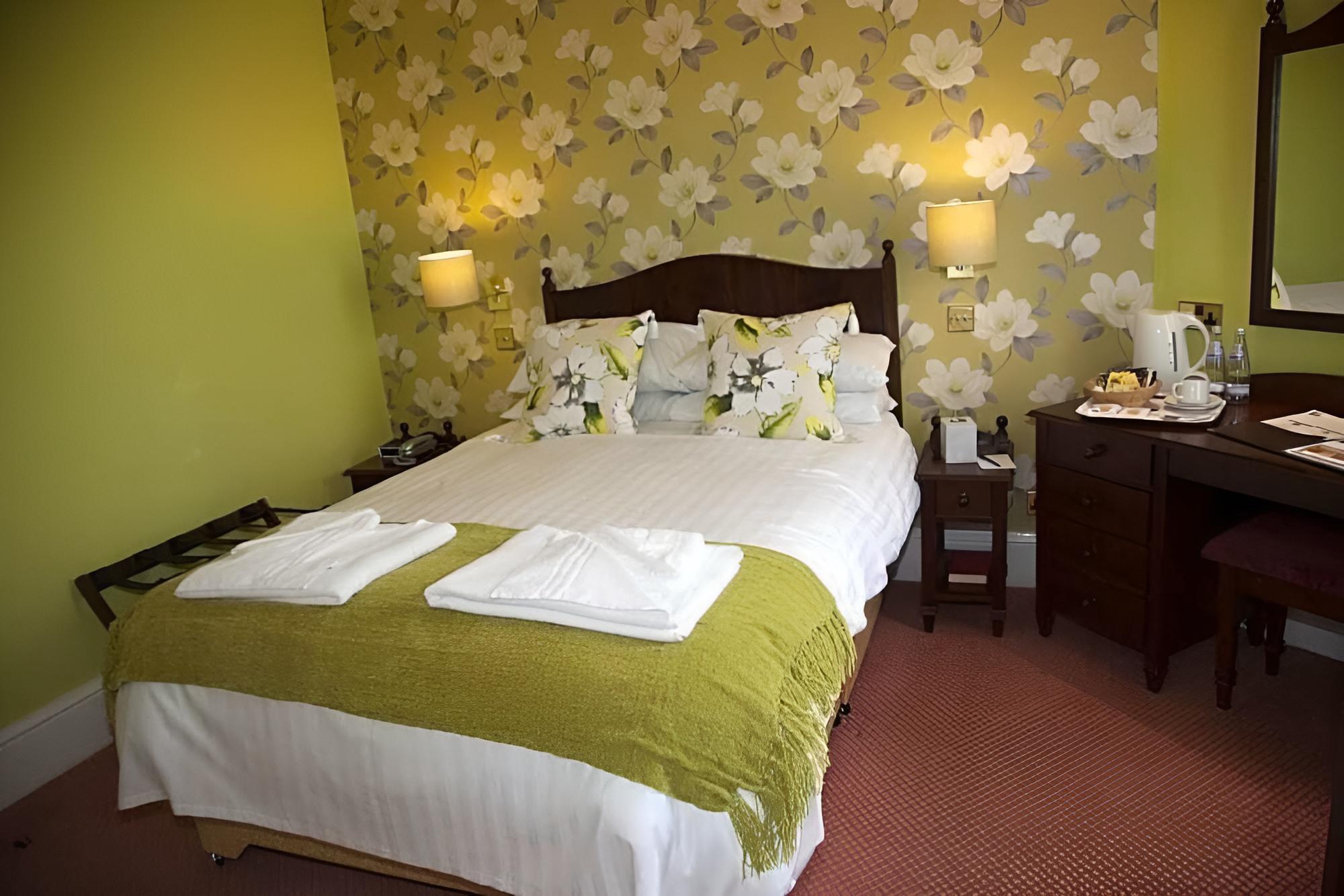 Skegness Vacations - The Vine Hotel - Property Image 2