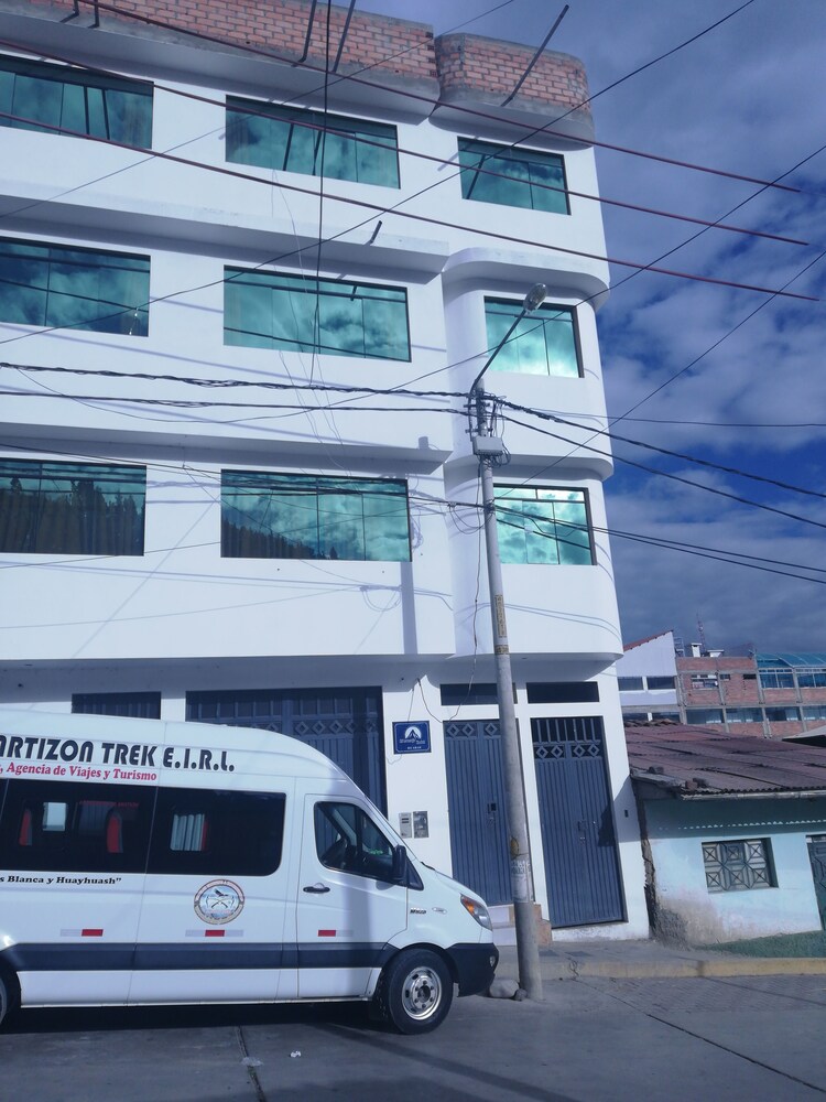 Artesonraju Hostel Huaraz