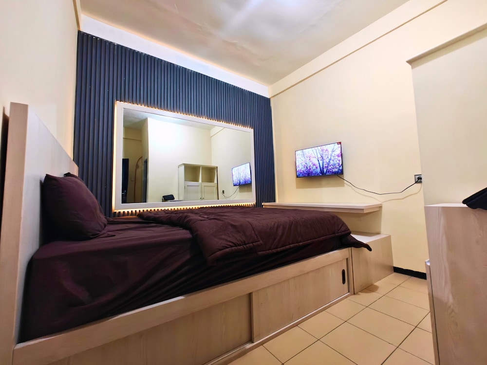 Roomy Guesthouse