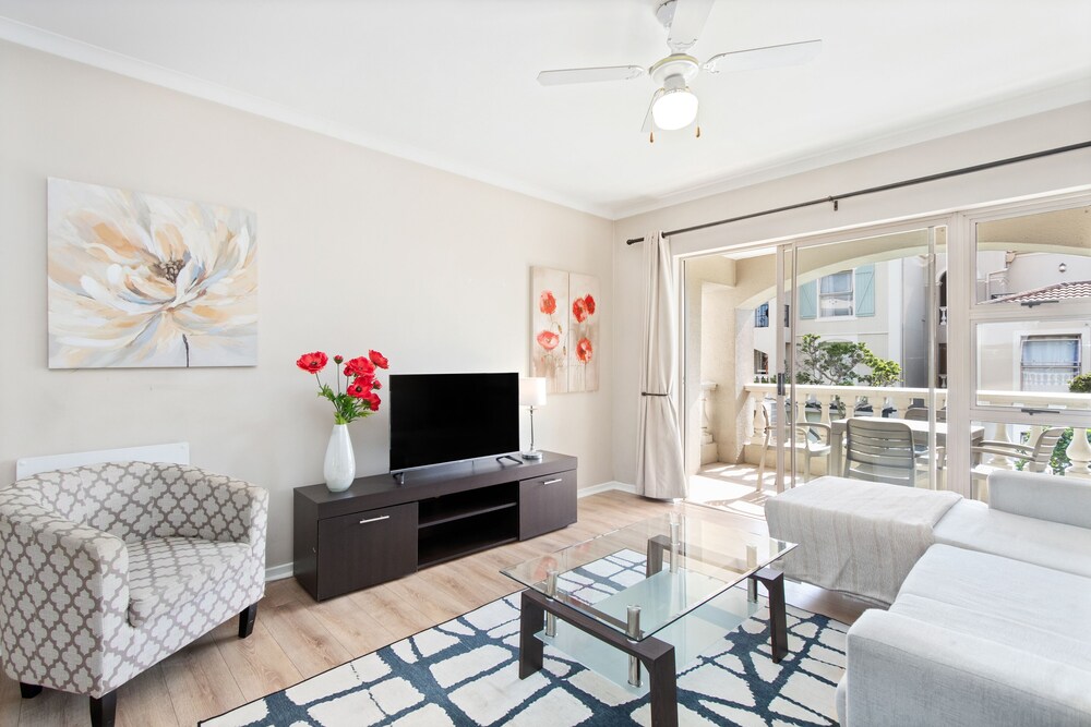 Bougain Villa CB206
