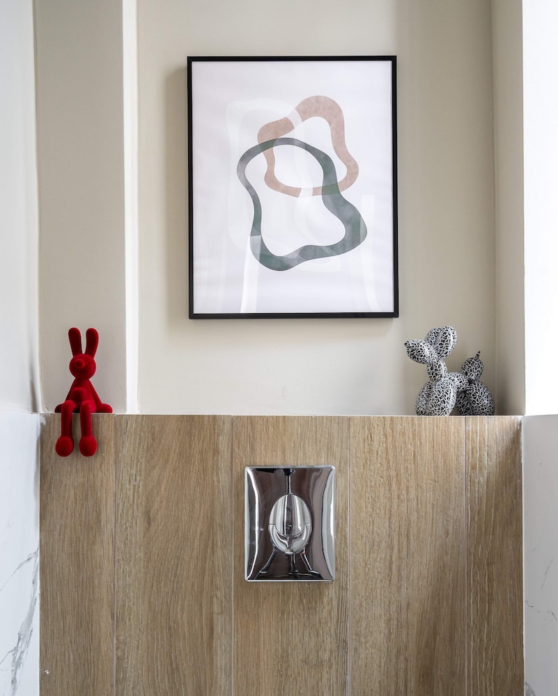 Contemporary Aparthotel 2-BR Flats Near Old Town, Quiet & Serene