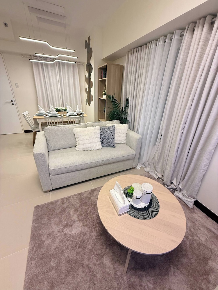 Cozy Modern Apartment Condo Unit