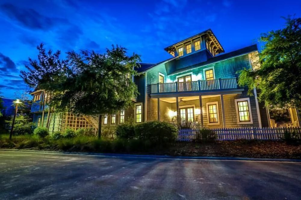 The Flagship of Watersound 5 Bedroom Holiday Home by Five Star Properties