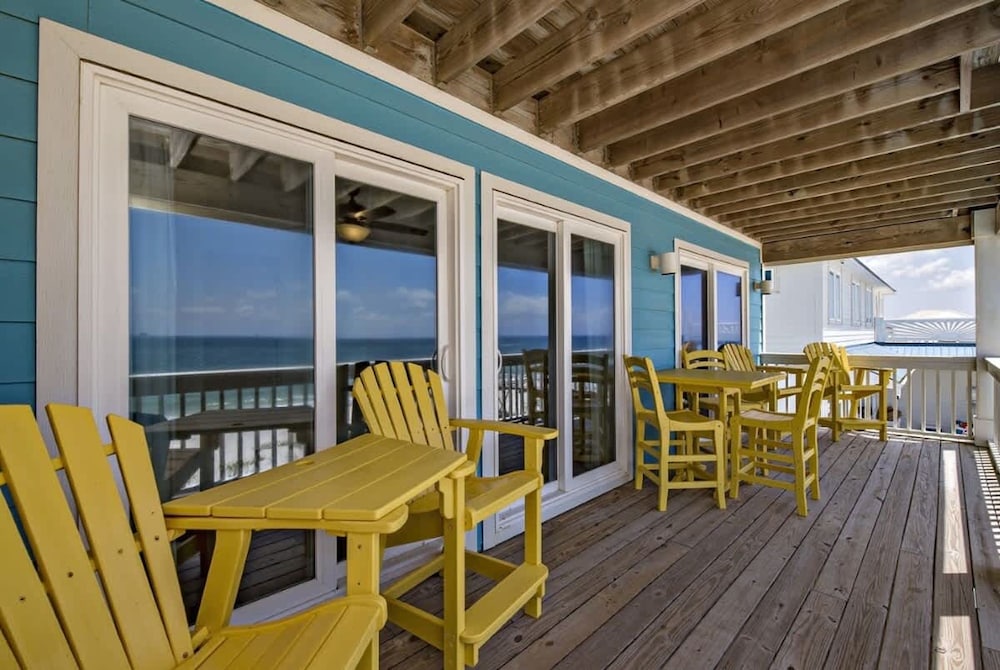Beachfront 5bed Easybreezy East
