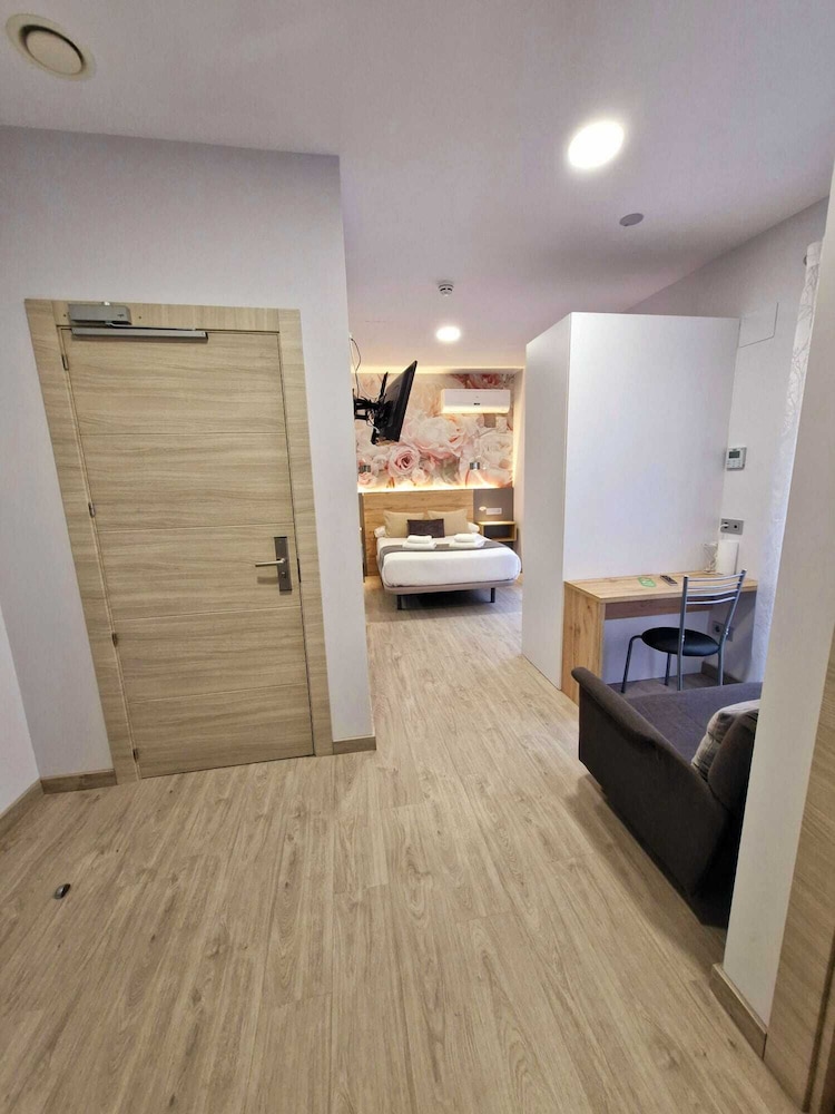 Feeling Home - Suites&Rooms