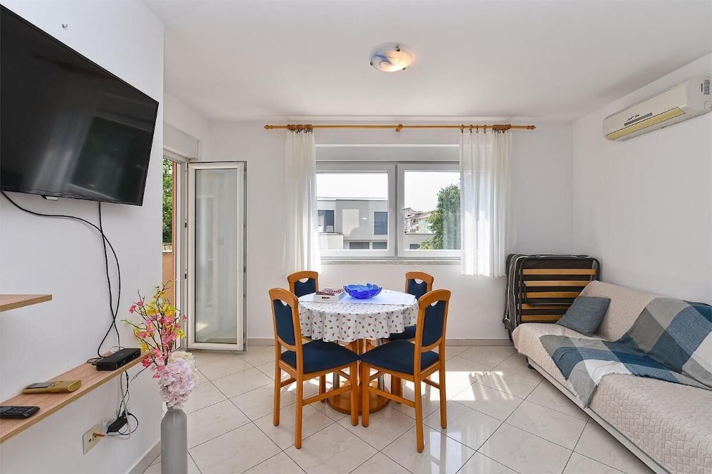 Bright Apartment in Medolino