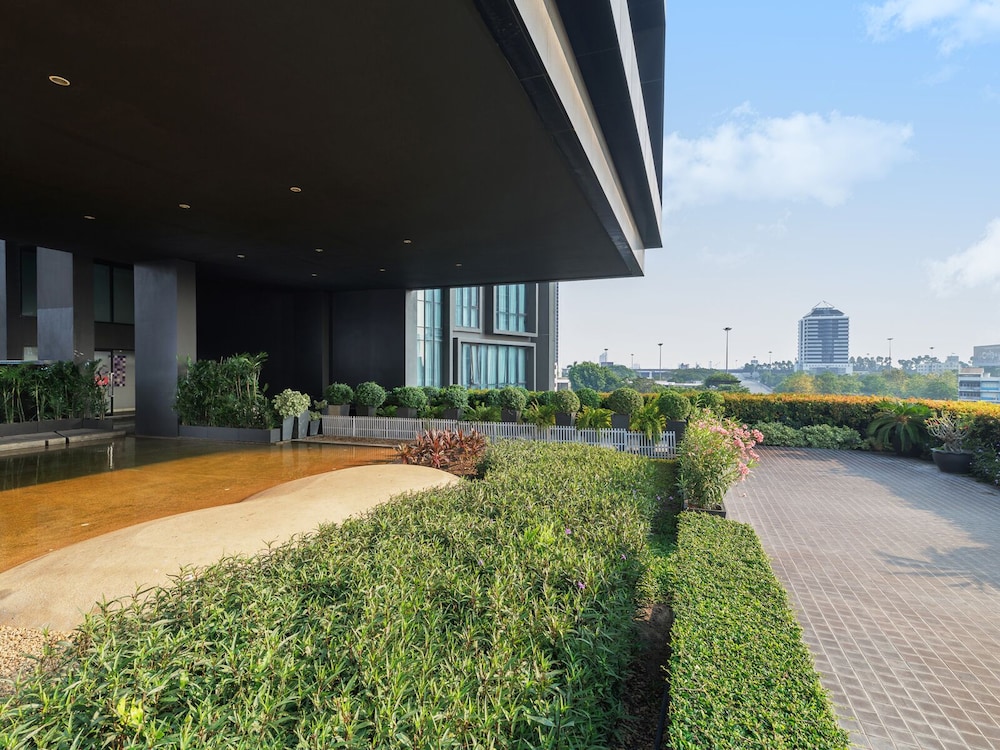 Mövenpick Residences Ekkamai Bangkok 32