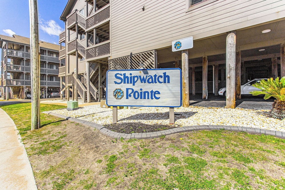Walk to Ocean: Condo w/ 3 Pools in Myrtle Beach