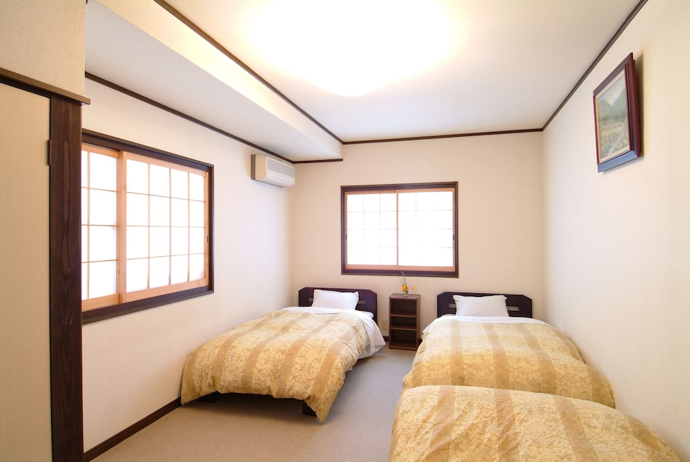 Miyama Heimat Youth Hostel view 2