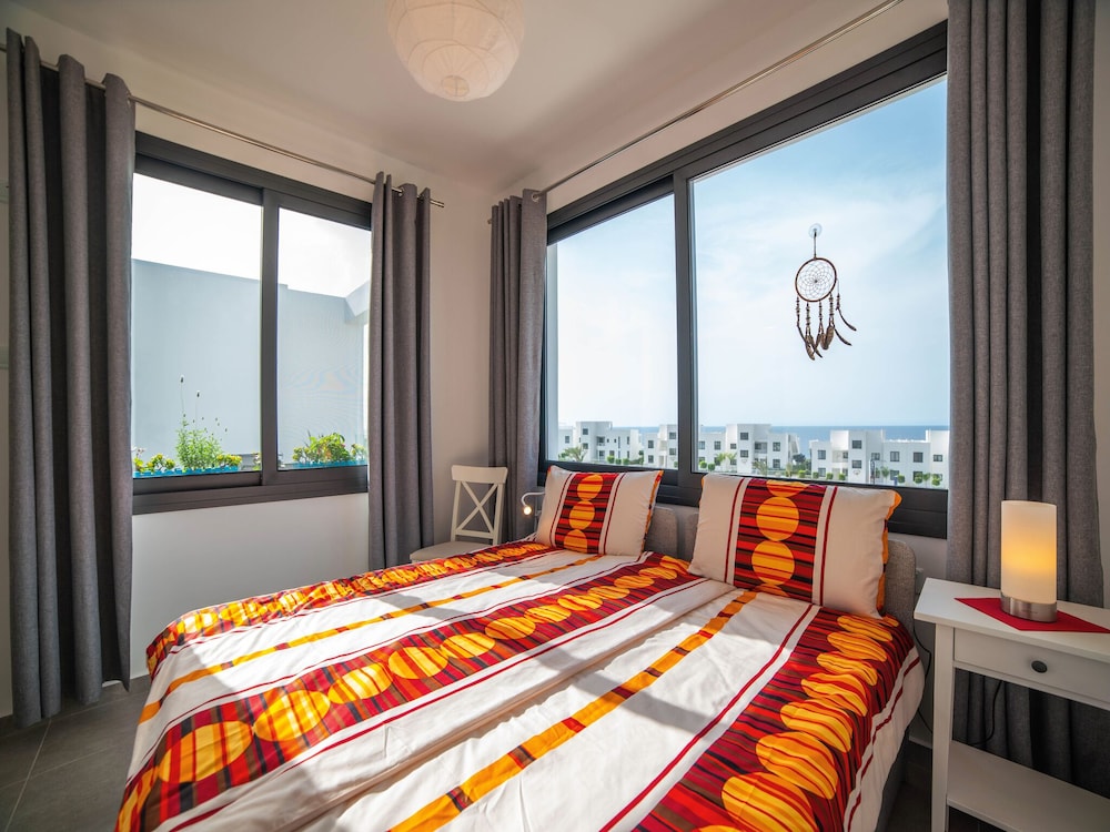 Homely and Convenient Apartment With Lovely sea View