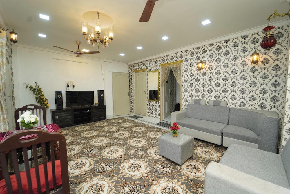Blue Horizon Apartment 2bhk Nr Marina Beach