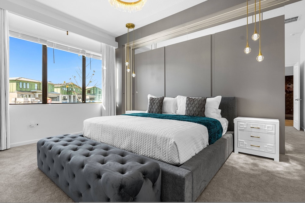 Brand NEW 9bedrooms 9bathrooms At Paradiso Grande