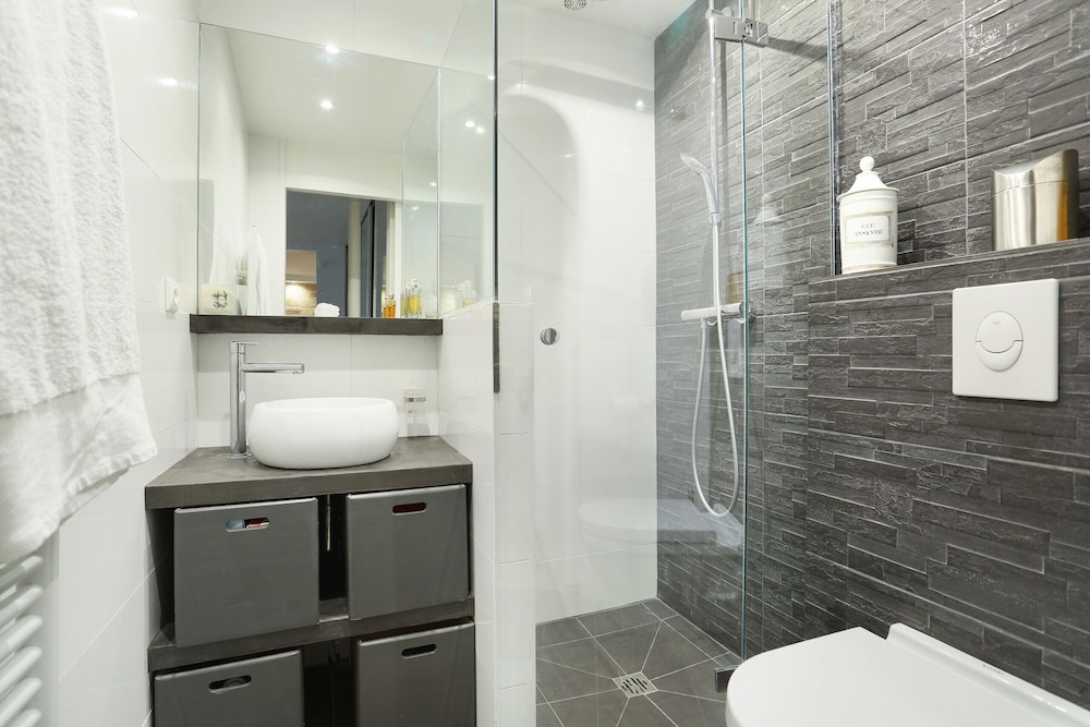 Sublime appartement Champs Elysees ( Chaillot)