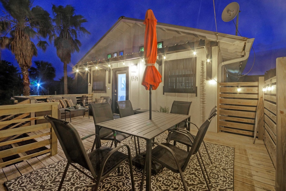 Simpatico by Avantstay Pool, Near Birding Center
