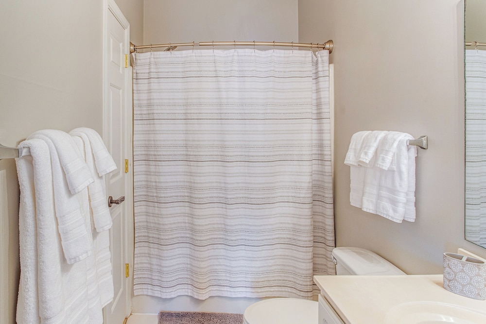 1 Mi to Beach: Family Condo in North Myrtle Beach!