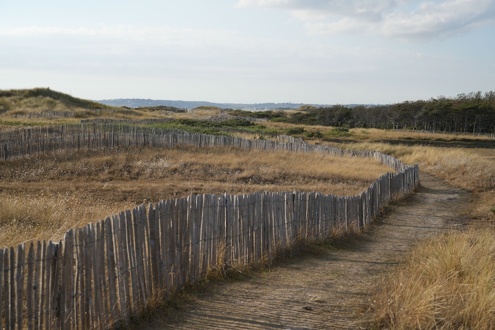 VVF Cotentin Îles anglo-normandes, Port Bail view 3