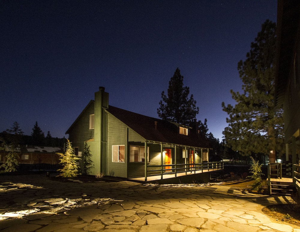 Noon Lodge at Mallard Bay