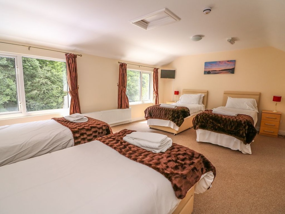 Swansea Vacations - Old Tredegar Arms - Property Image 29