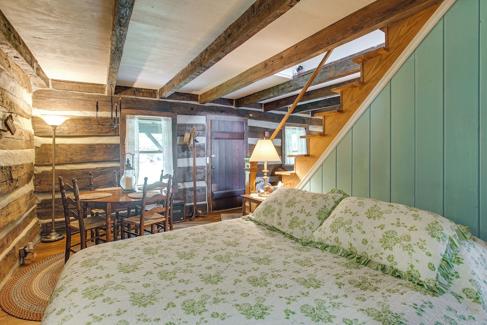 3 Mi to River: 11-acre Retreat in Rural Stockport