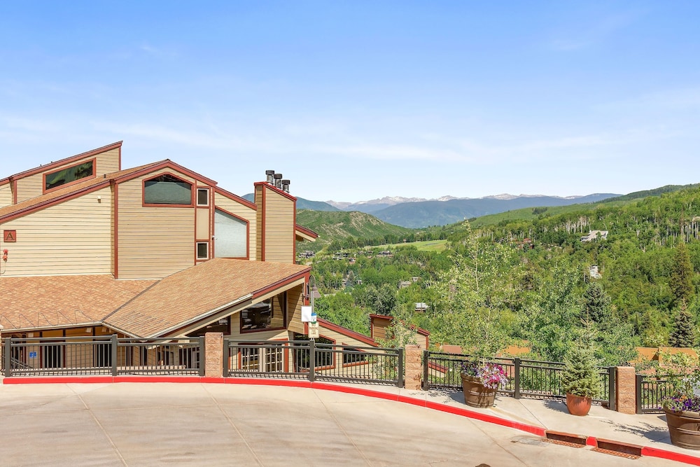Central Aspen Condo Walk to Gondola & Ruby Park - LC5 view 4