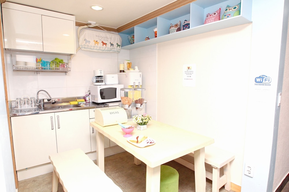 Naru Hostel
