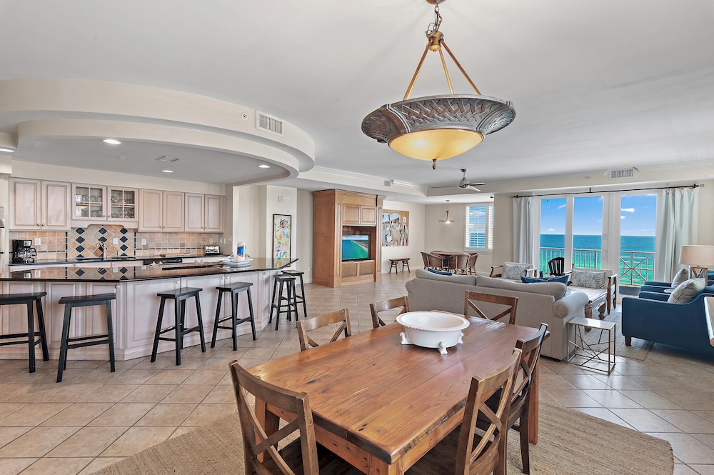 Inn at Crystal Beach 611