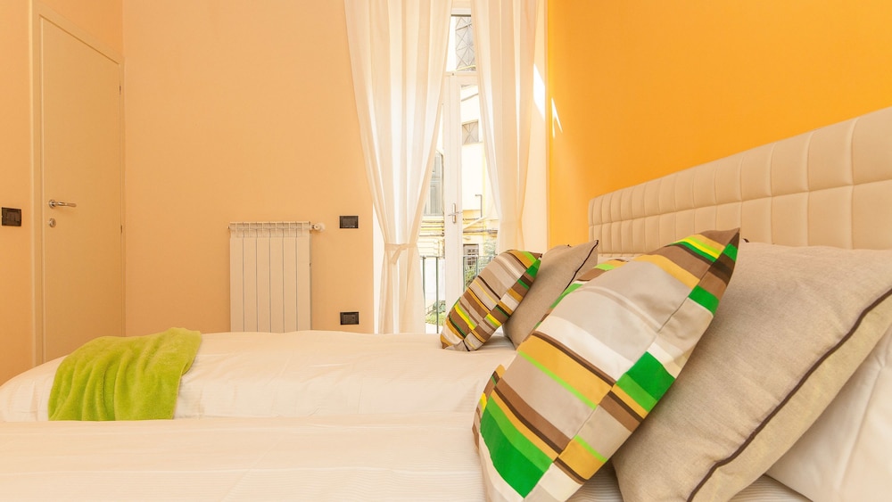 Rental in Rome Crociferi 2