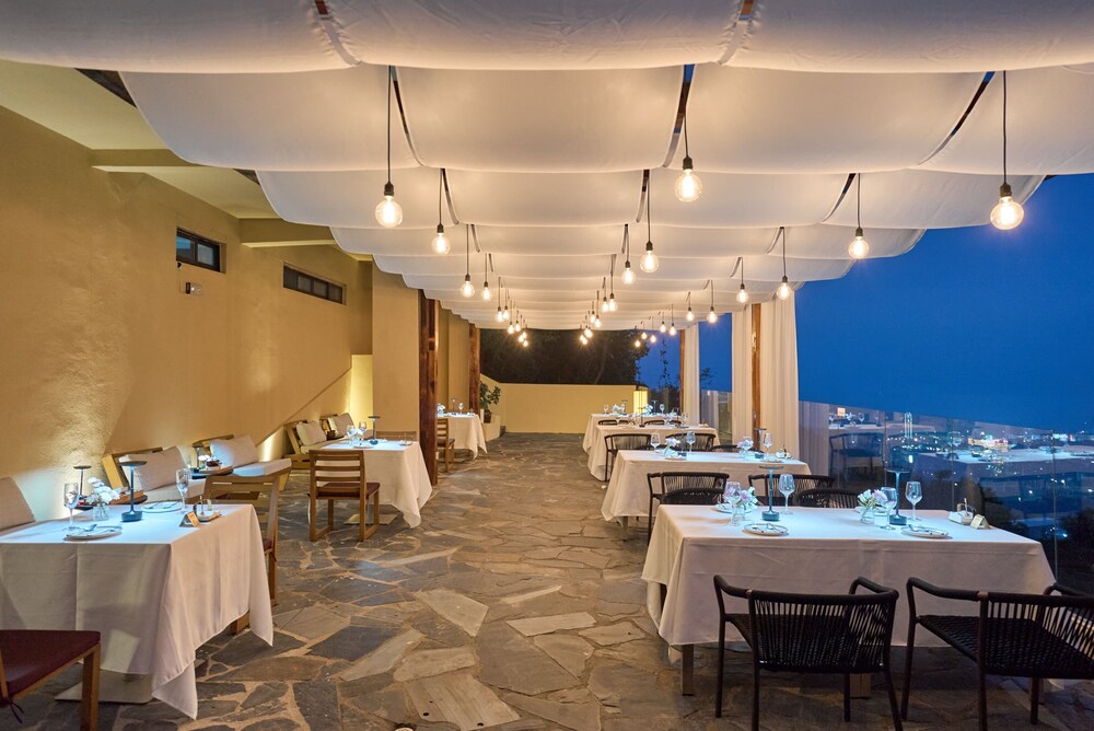 Miyue Shenzhen Tianlu Secret Wild Wizard Holiday Hotel
