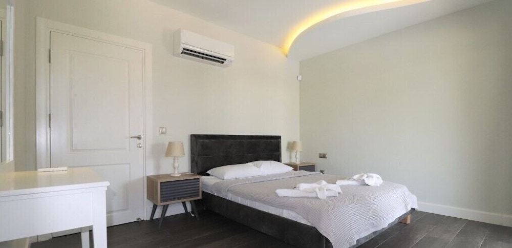 Villa Joy 2 by JoyLettings view 3
