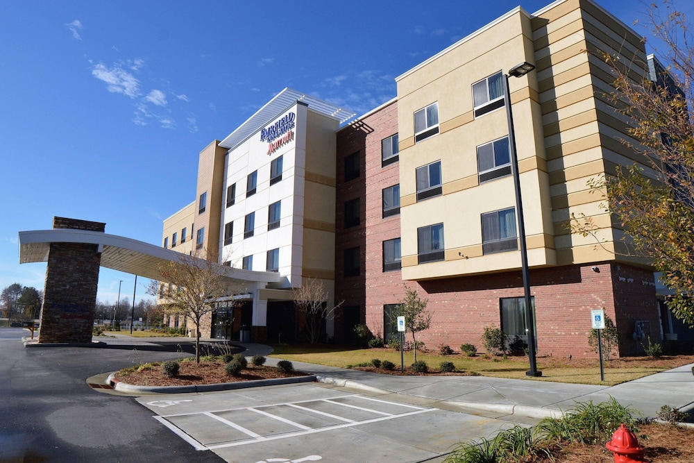 Dunn Vacations - Fairfield Inn Suites Dunn I-95 - Property Image 22