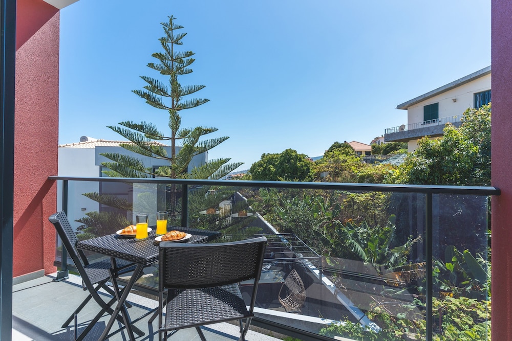 Blue Outlook Garden by Atlantic Holiday