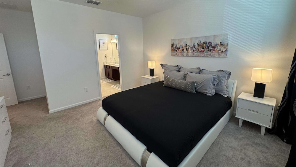 Family Friendly 12bd w Jacuzzi Veranda Palms 4401