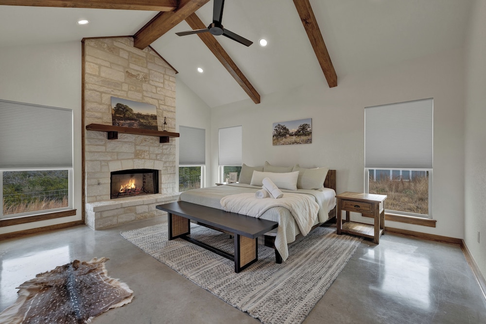 Luxury in the Hill Country, 10-mins to Downtown!