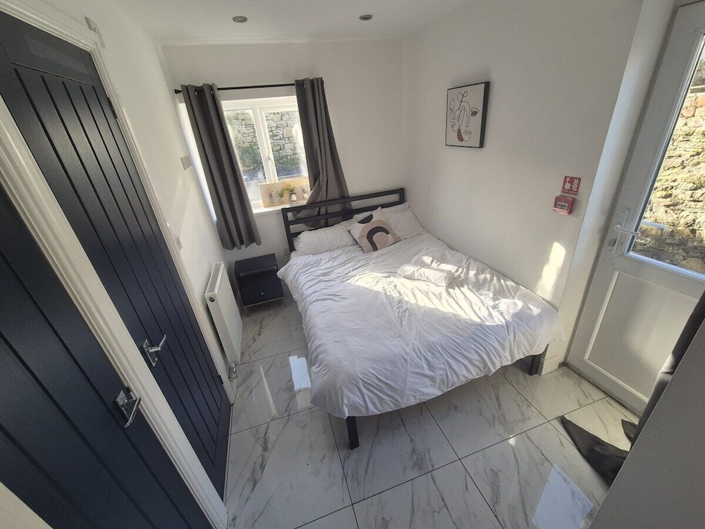 City Centre 6-bed Swansea Getaway
