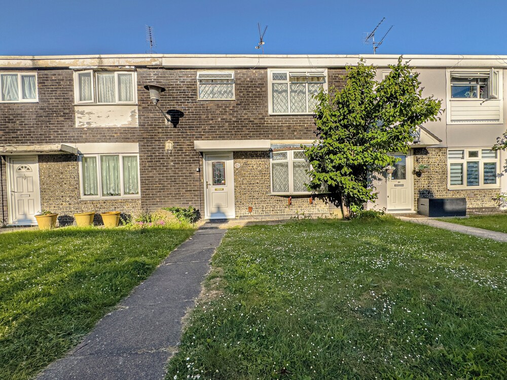 House - Sleeps 7, Private Garden & Parking