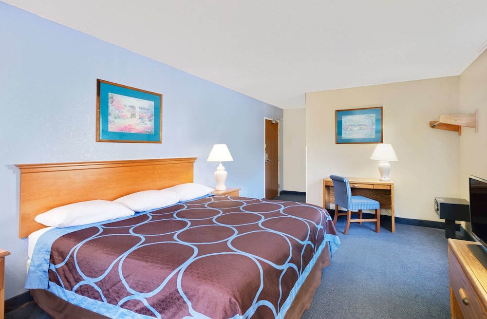 Newburgh Vacations - Super 8 by Wyndham Newburgh/West Point Near Stewart Airport - Property Image 18