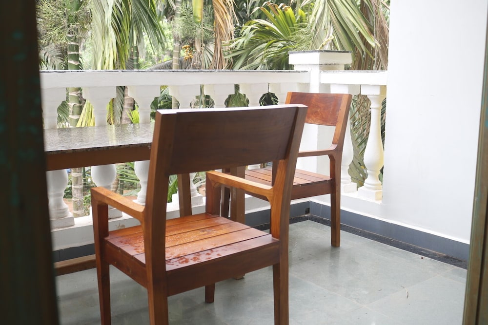 Lavish Exotic Hotel & Apartment
