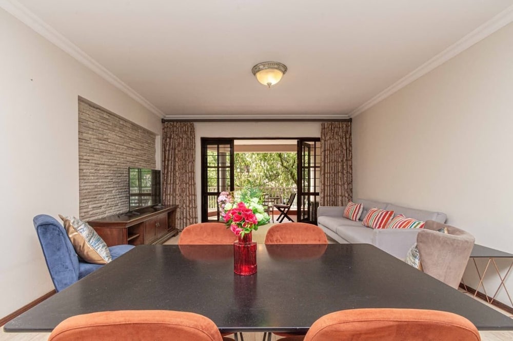 Peaceful Sandton Townhouse in Gated Community