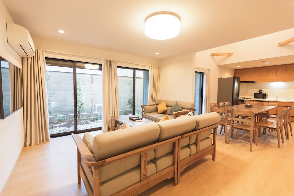 b&FLAT-Hanazono