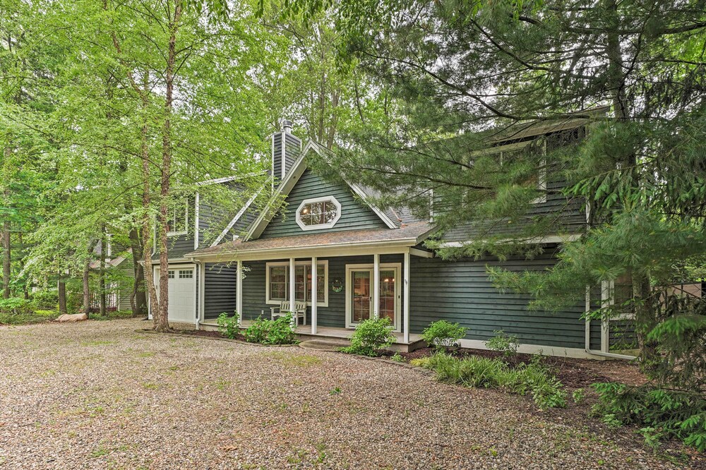 Upscale Family Retreat w/ Fire Pit, Walk to Beach! view 5